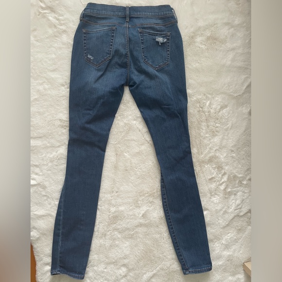 Dark washed ripped skinny jeans from the Kendall and Kylie collection, size 25US - Picture 3 of 3